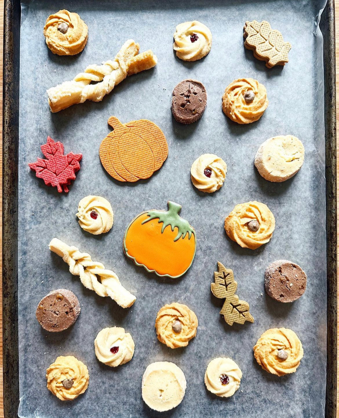 Baker's Cookie Tin 🍁