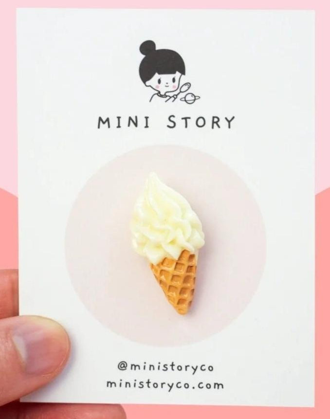 
                      
                        Ice Cream Cone Pin -multi colour-
                      
                    