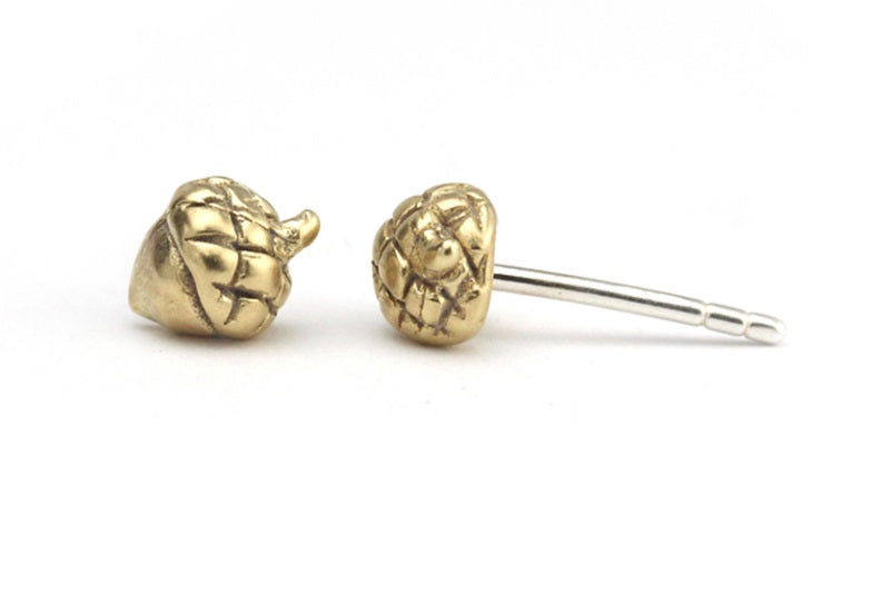 Acorn studs
